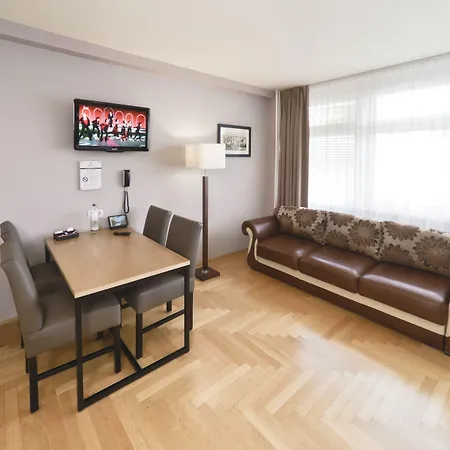 Youth - Ku'damm Appartement *