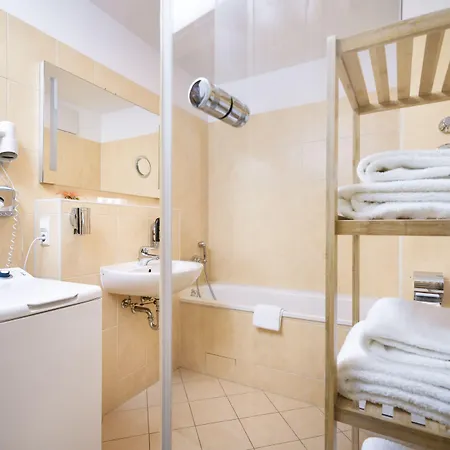 Youth - Ku'damm Appartement