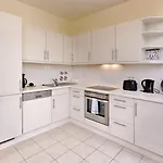 Youth - Ku'damm Apartment