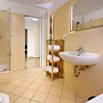 Youth - Ku'damm Apartment *