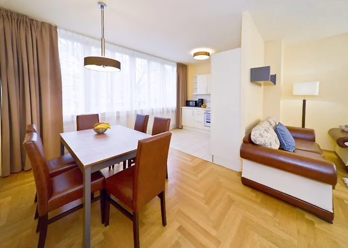 Youth - Ku'damm Berlin