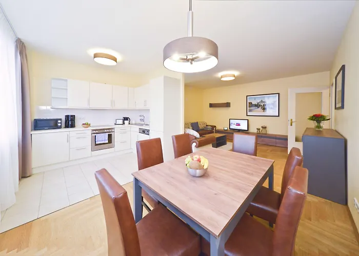 Youth - Ku'damm Apartment