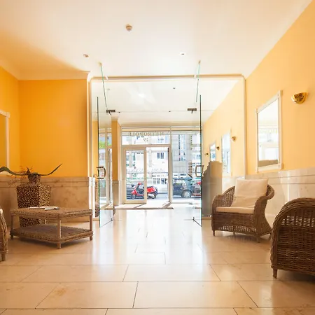 Youth - Ku'damm Berlin