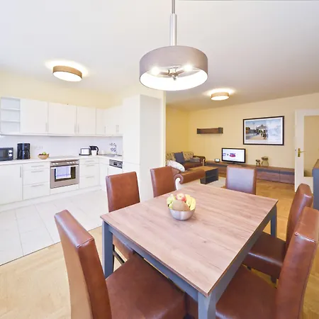 Youth - Ku'damm Apartment