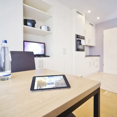 Youth - Ku'damm Apartment *