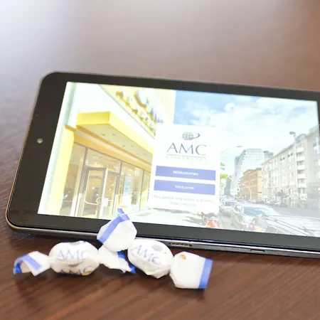 Youth - Ku'damm Berlin