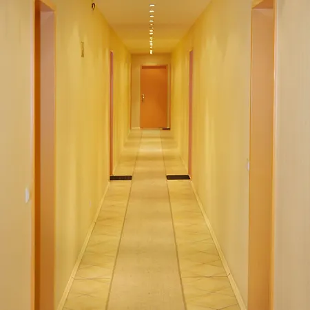 Apartment Youth - Ku'damm