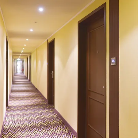 Apartment Youth - Ku'damm *