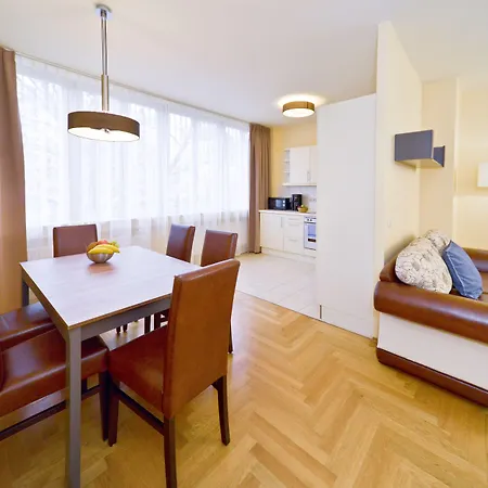 Youth - Ku'damm Берлин