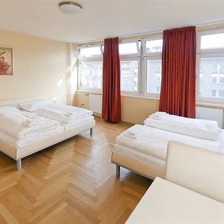 Youth - Ku'damm Берлин