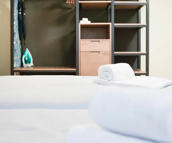 Youth - Ku'damm * Berlin