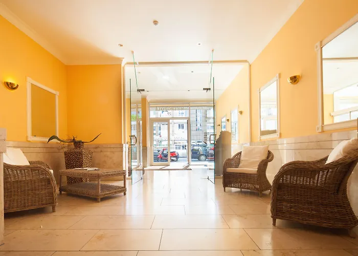 Youth - Ku'damm Berlin