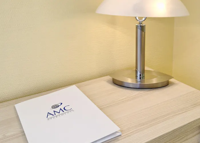 Youth - Ku'damm Berlin